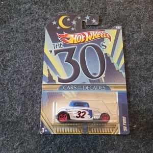 2011 Hot Wheels 30’s Cars of the Decades 4/32 '32 FORD Blue/White w/Red 5 Spokes